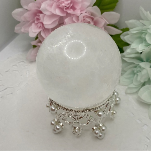 Nature White Crystal Ball with Crown 👑 - Picture 2 of 7